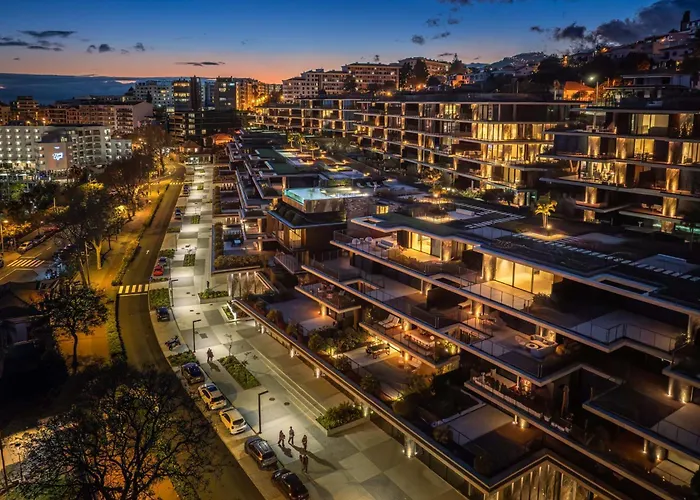 Savoy Monumentalis Xii Comfort With Pool アパート フンシャル