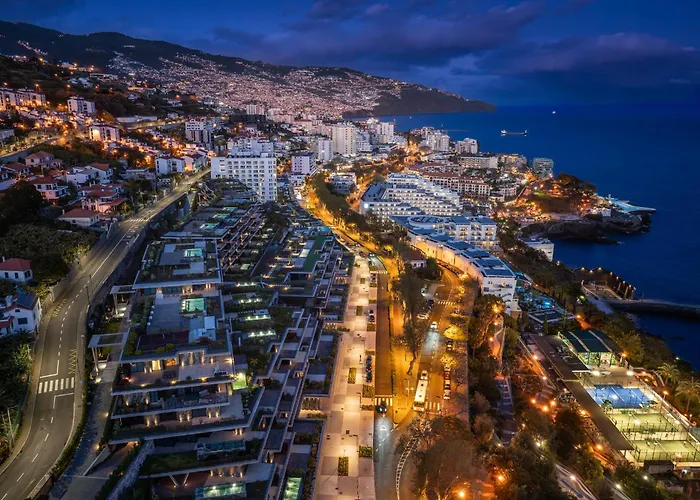 Apartamento Savoy Monumentalis Xii Comfort With Pool Funchal (Madeira)