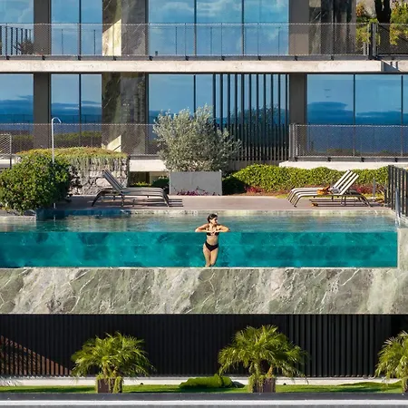 Апартаменты Savoy Monumentalis Xii Comfort With Pool Фуншал