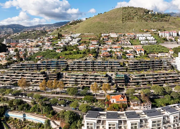 Savoy Monumentalis Xii Comfort With Pool * Funchal (Madeira)
